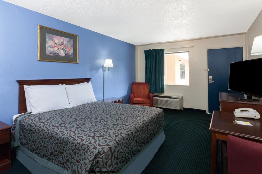 Days Inn By Wyndham Oklahoma City Fairground Bagian luar foto