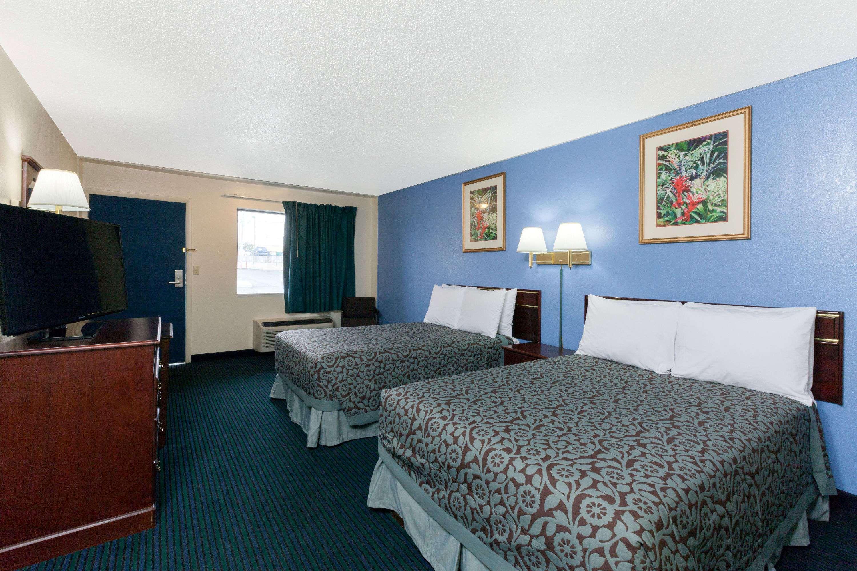 Days Inn By Wyndham Oklahoma City Fairground Bagian luar foto