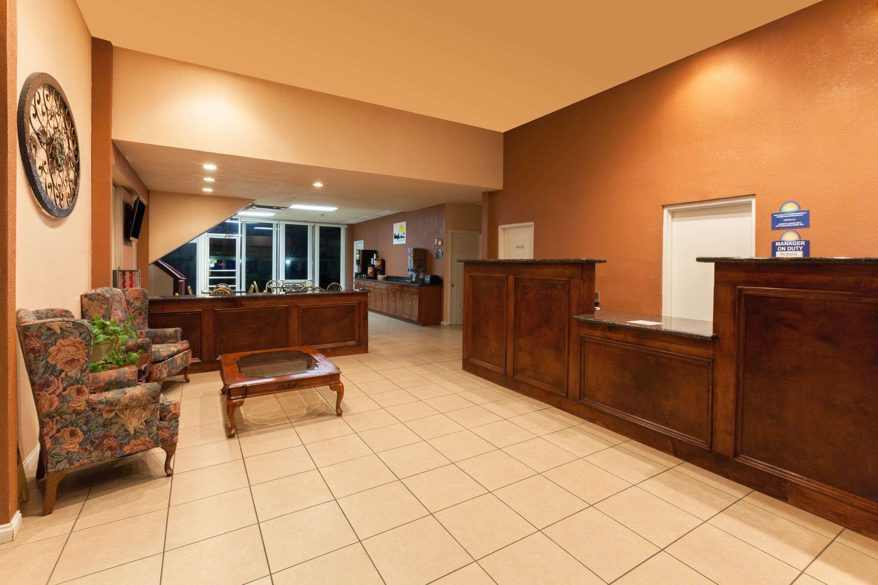 Days Inn By Wyndham Oklahoma City Fairground Bagian luar foto