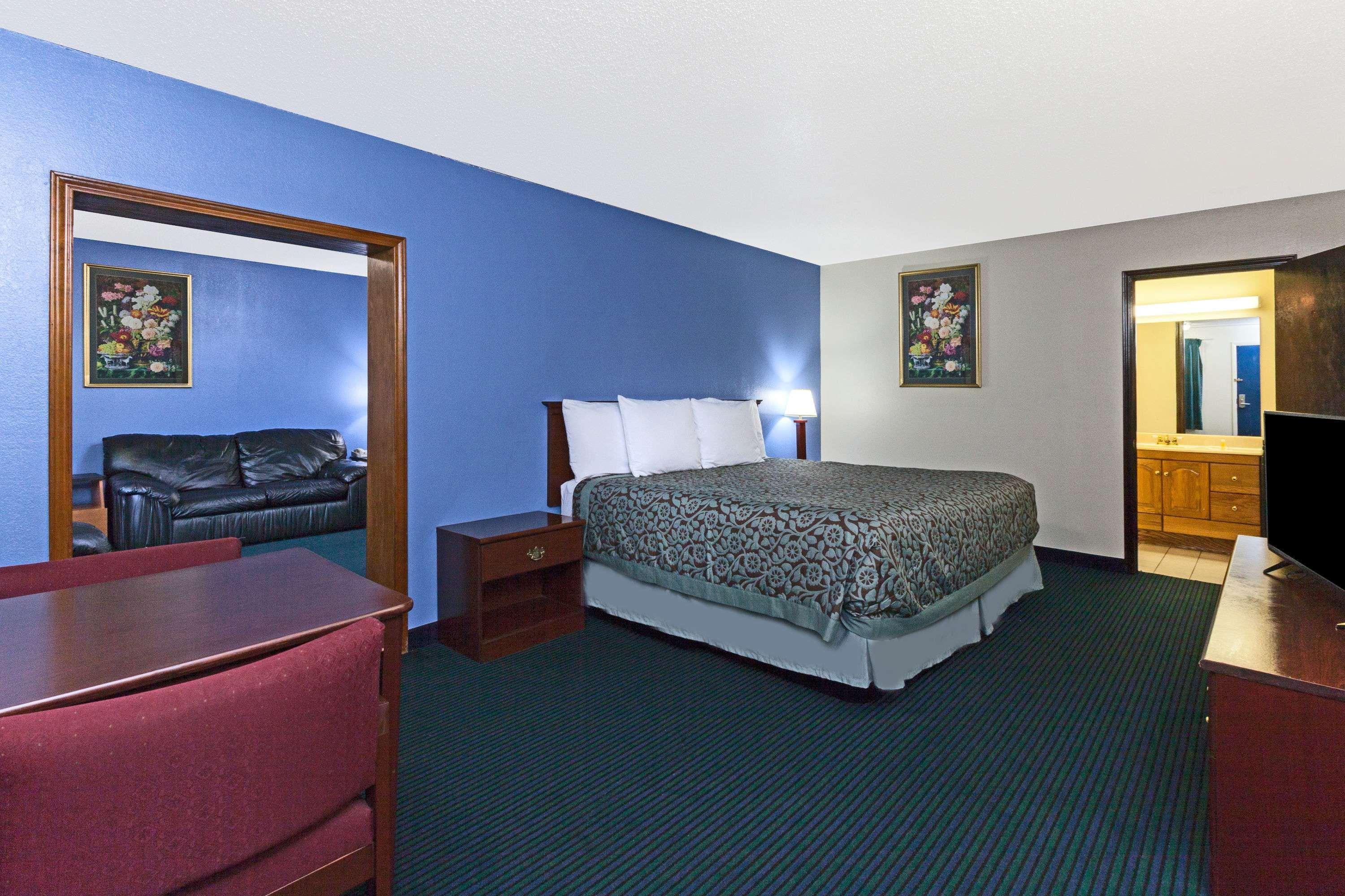Days Inn By Wyndham Oklahoma City Fairground Bagian luar foto